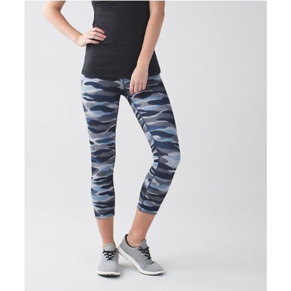 EUC Lululemon Wunder Under Crop III Mini Coast Camo Deep Navy Multi 8